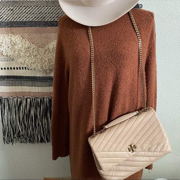 SOLD OUT Kira Chevron Leather crossbody bag. - Picture 2 of 6